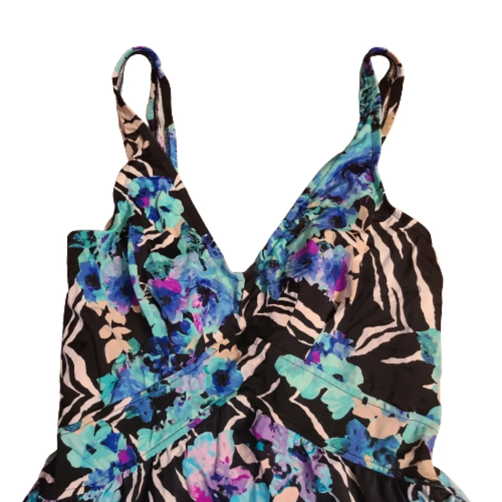 Maxine of Hollywood Onepiece Swimdress - Picture 2 of 6